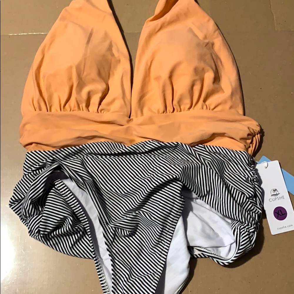 CUPSHE swimsuit